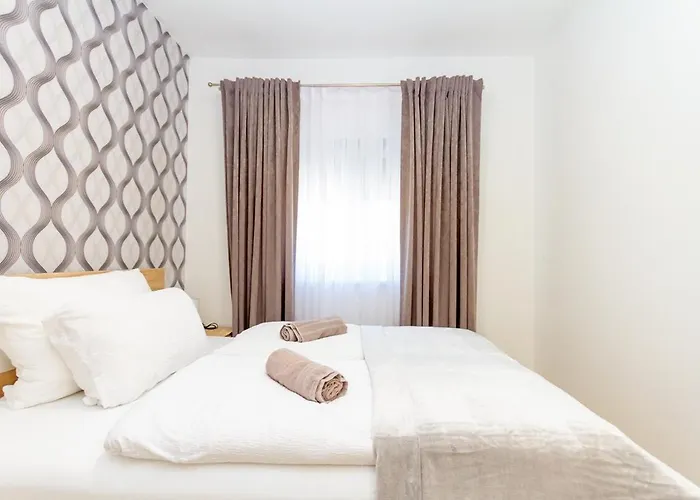 דירה Bolyai 3br Ac Parking Grf שיופוק