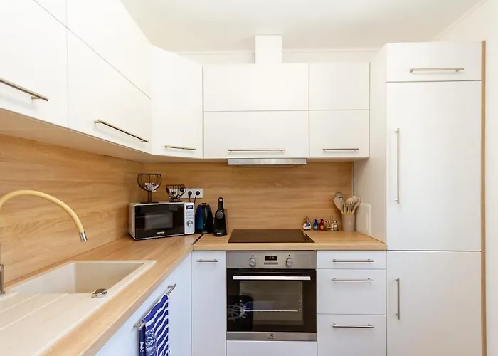 Bolyai 3br Ac Parking Grf דירה *