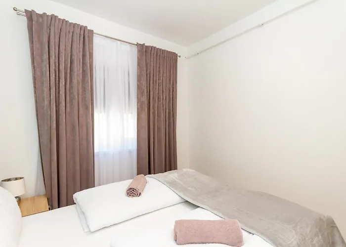 דירה Bolyai 3br Ac Parking Grf שיופוק