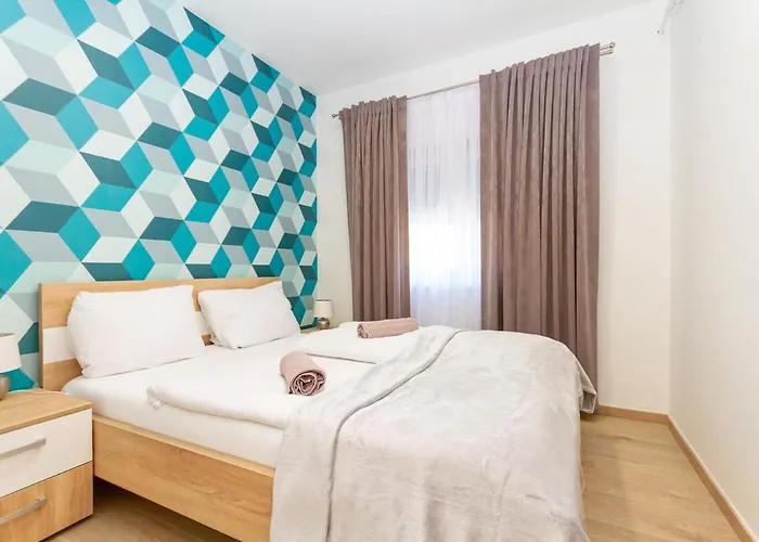 Bolyai 3br Ac Parking Grf דירה