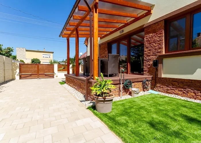 Bolyai 3br Ac Parking Grf דירה