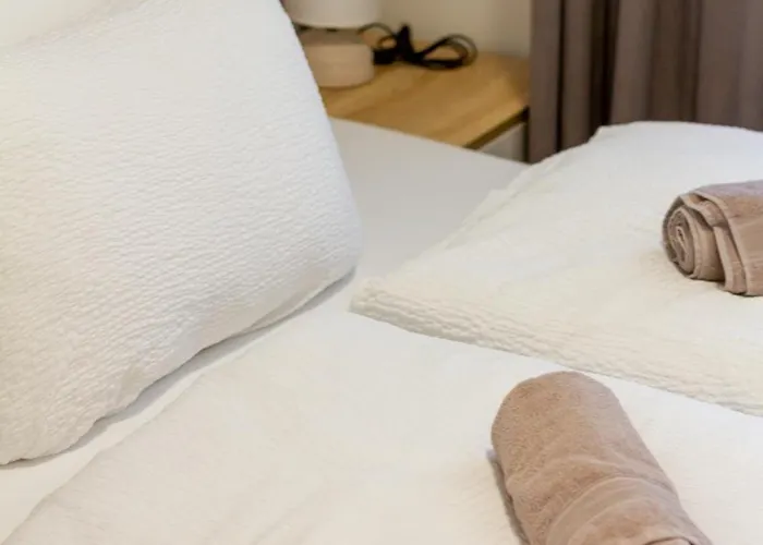 Bolyai 3br Ac Parking Grf דירה שיופוק